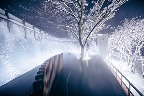 渓流露天風呂 氷爆の湯（12月〜3月限定） 夜景　雪